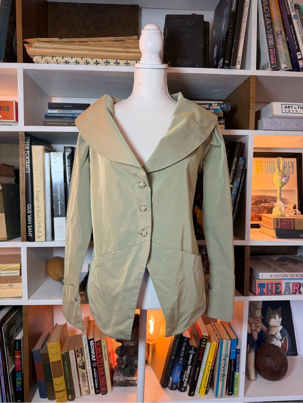 Stylish Women's Light Green Jacket with Wide Collar